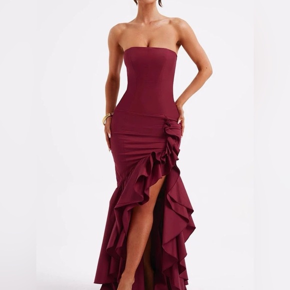 Strapless Ruffle High-Low Bodycon Dress - Picture 12 of 14